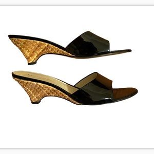 Anne Klein patent slides with wicker wedge 8.5 B